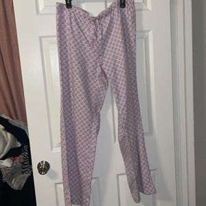 Vineyard, vines, women’s pajama pants, pink with blue seashells, size large